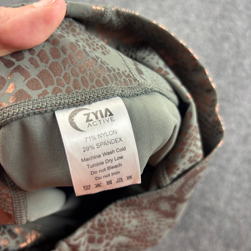 ZYIA Women’s Grey/metallic copper Snake print Athletic leggings size: 6-8 - Picture 4 of 7